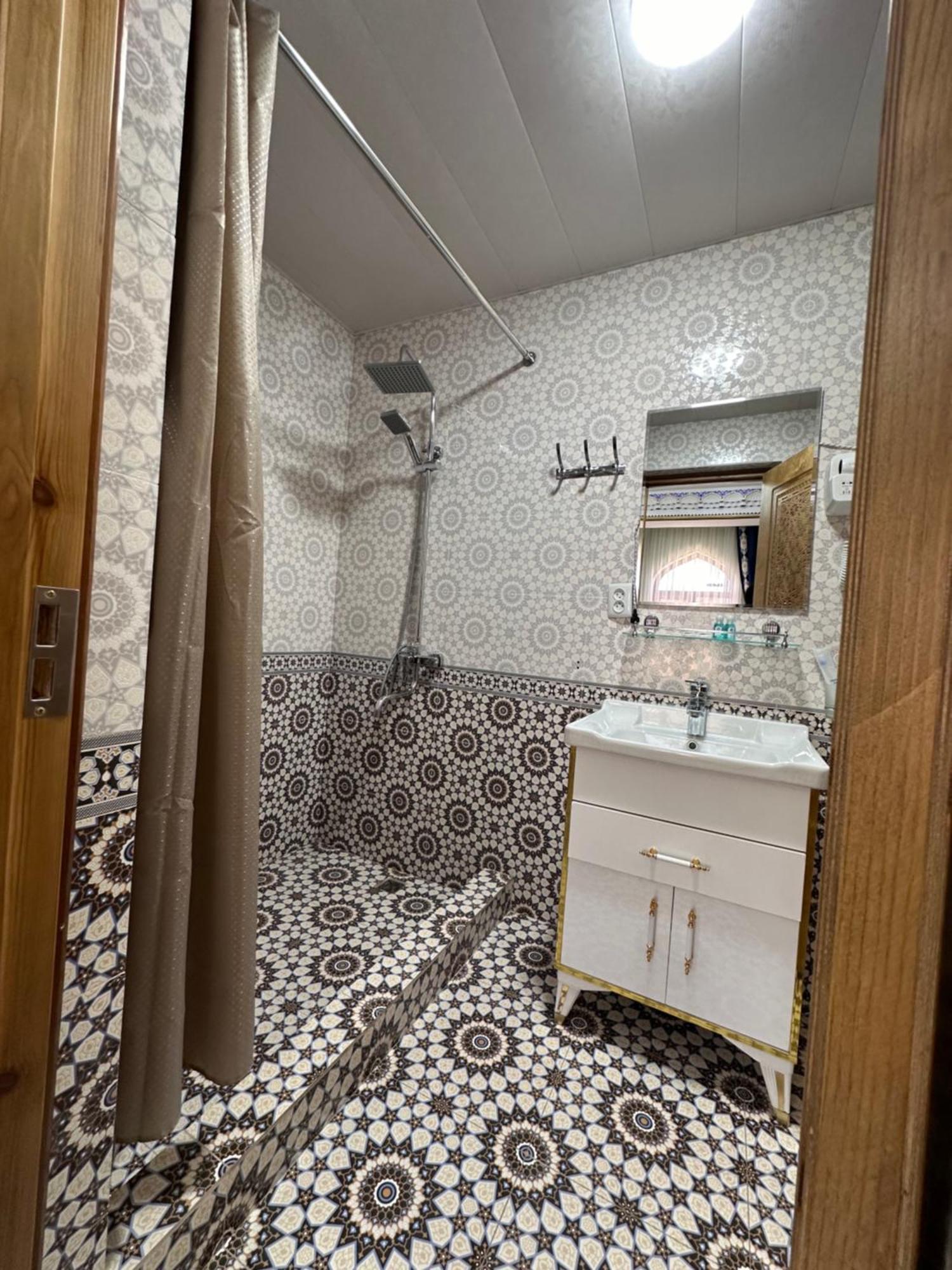 Hotel Zarhal Bukhara Bagian luar foto